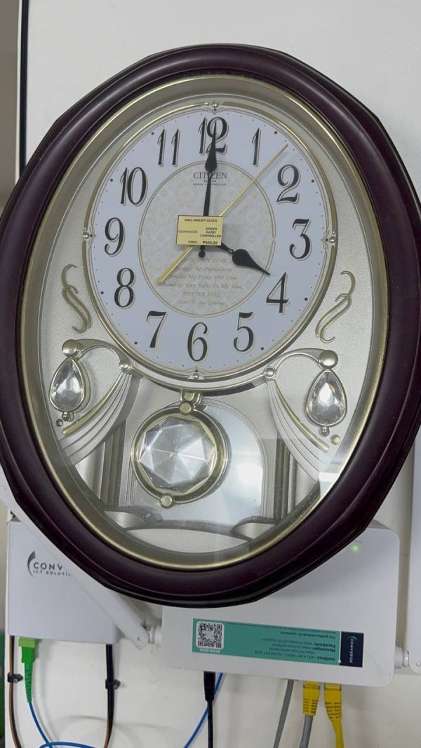 🎶【Wall Clock with Japanese Melodies】Plays Famous Songs Every Hour (Used / Good Condition)