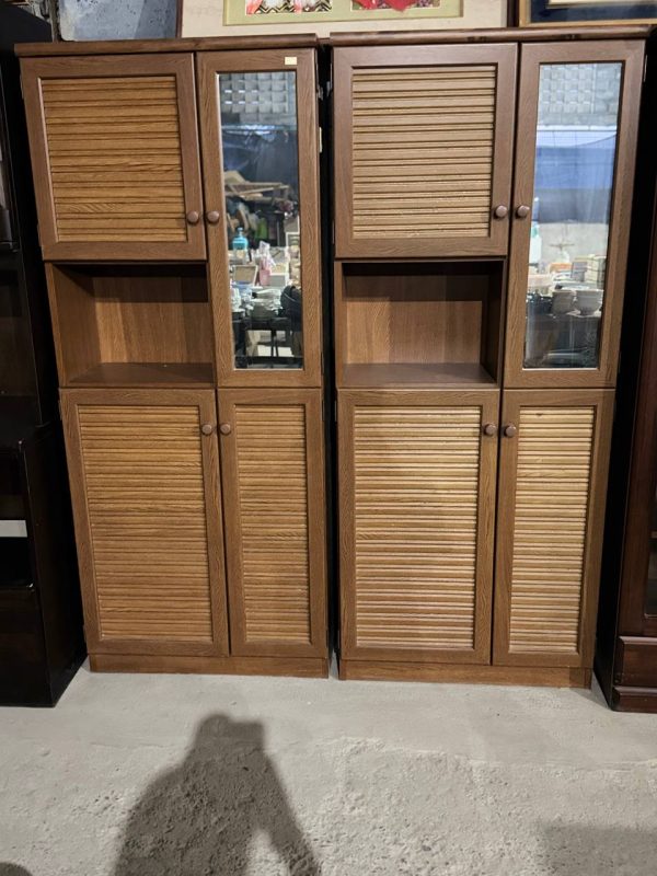 木製収納棚（ルーバー扉＋ガラス扉付き / H167×W75×D32cm） Wooden Storage Cabinet with Louver & Glass Doors – H167×W75×D32cm
